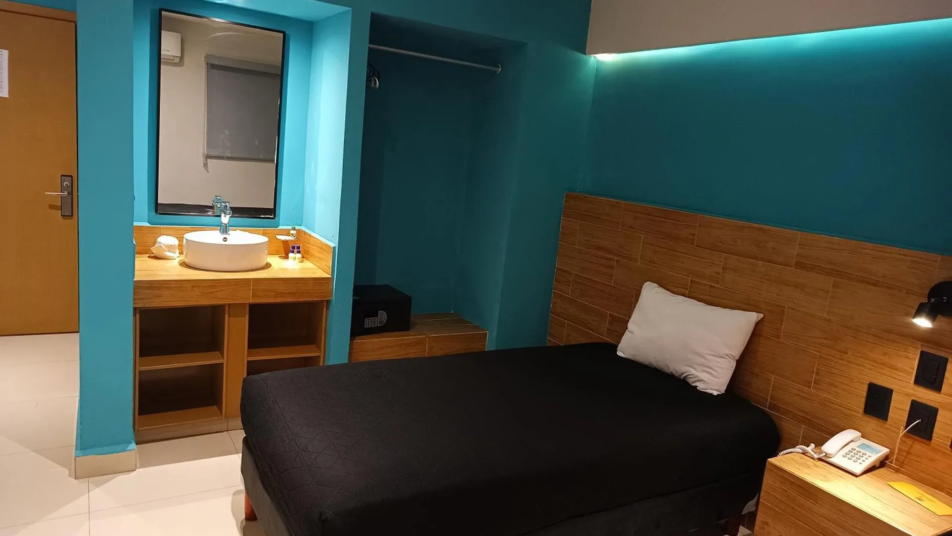 Hotel Kavia מזטלן